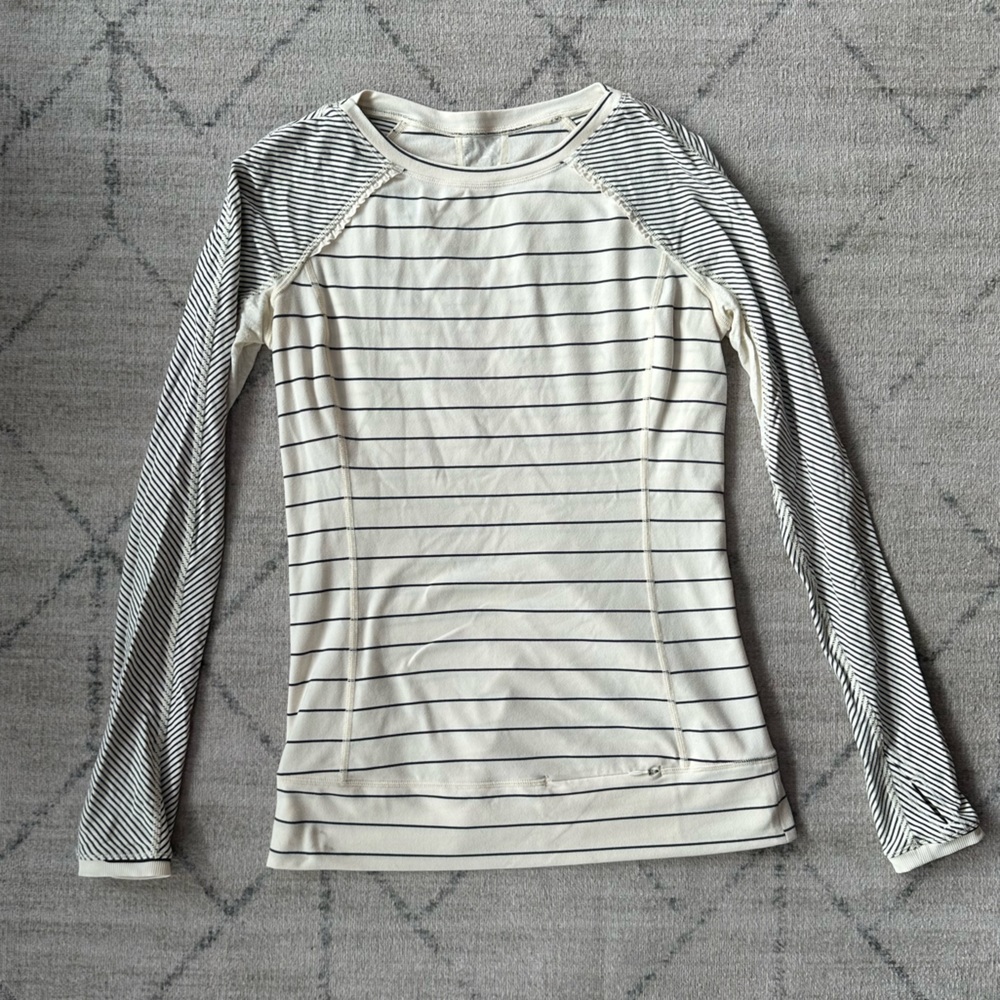 Lululemon full tilt long sleeve angel wing size 8
